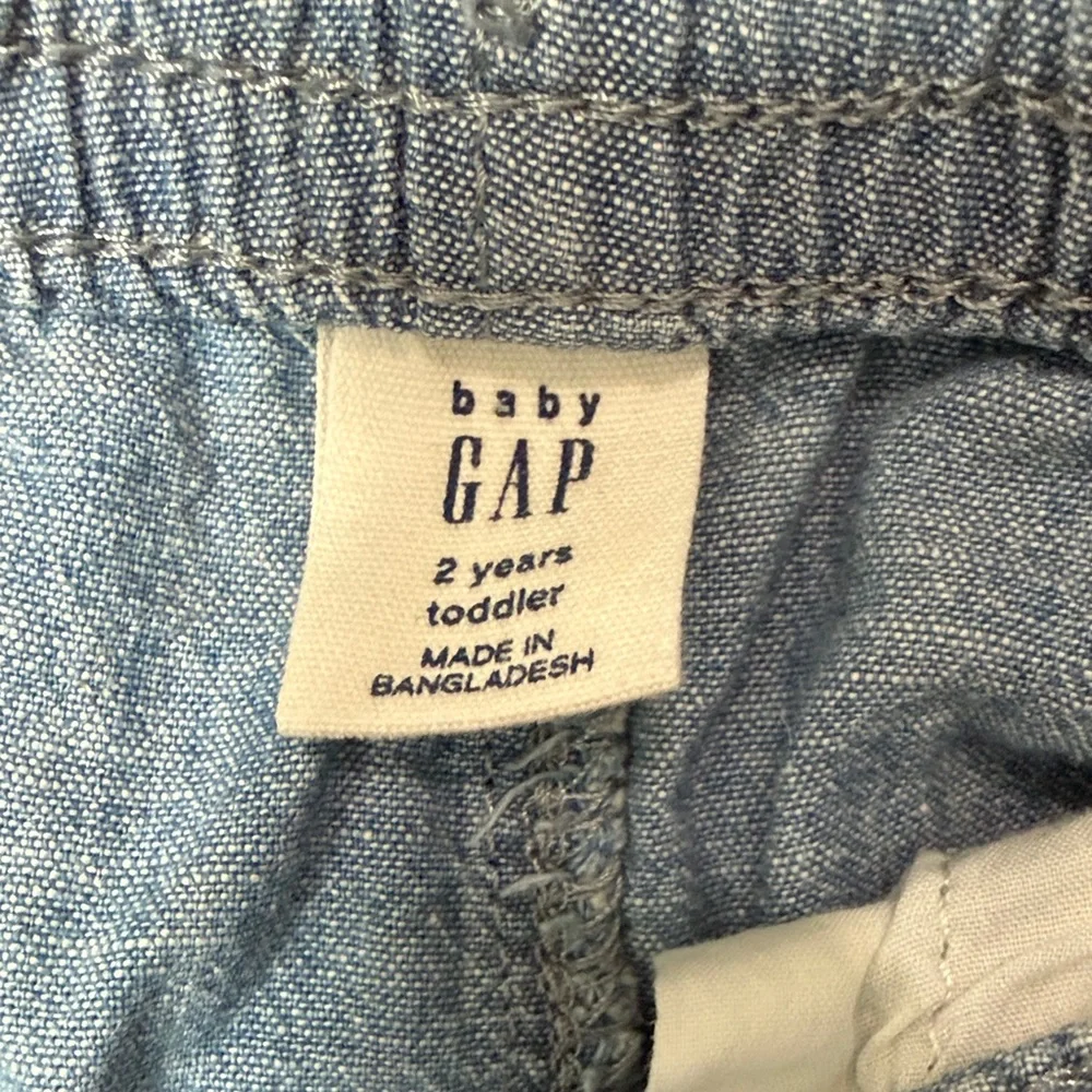 GAP 4-Pack Elastic-Waist Kids Shorts in Light Blue, Navy, Khaki & Red